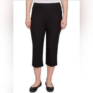 Women's Ruby Rd. Pull-On Silky Tech Capris, Black, Size 16, Pre-Owned